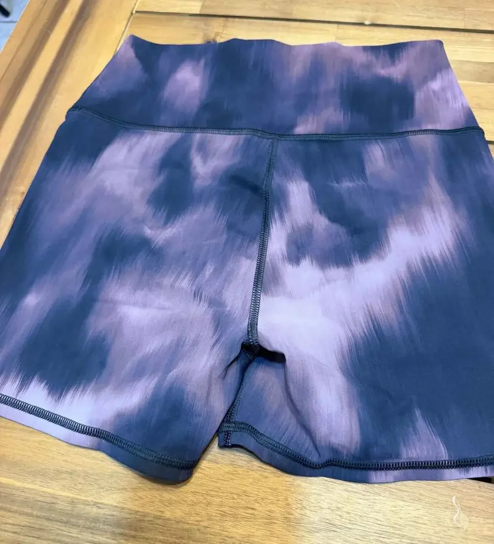 Alo Yoga High-Waist Aurora Short Size M